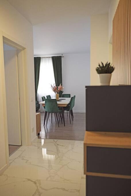 Eliza'S Apartment By Oasis Homes Oradea Zewnętrze zdjęcie